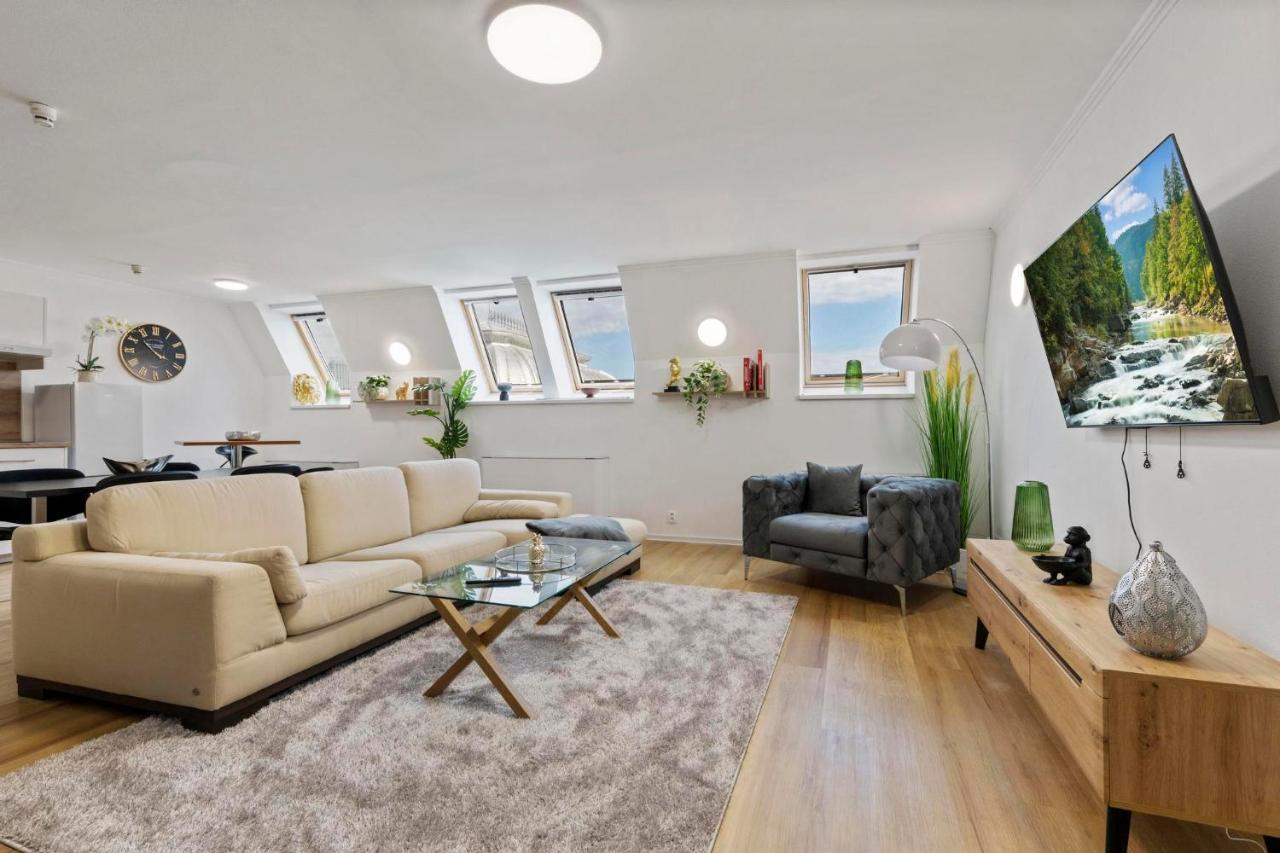 דירות ברטיסלאבה Family Hub In Centre מראה חיצוני תמונה